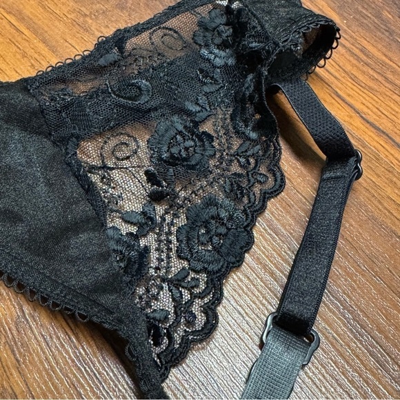 FREE WITH PURCHASE!
2/$20 Jessica intimate garter - Picture 4 of 9